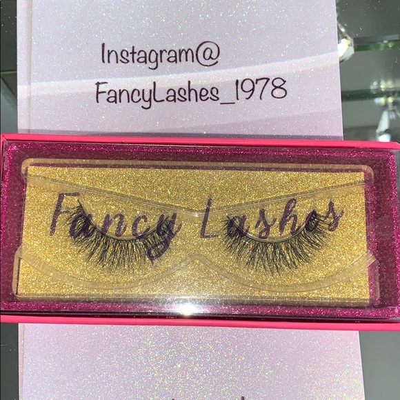FancyLashes - Picture 5 of 5